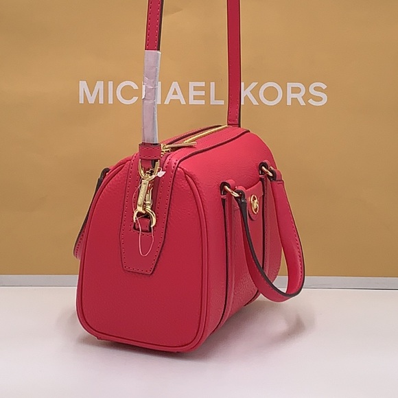 Michael Kors Travel Small Duffle Leather Crossbody Satchel Electric Pink NWT - Picture 4 of 15
